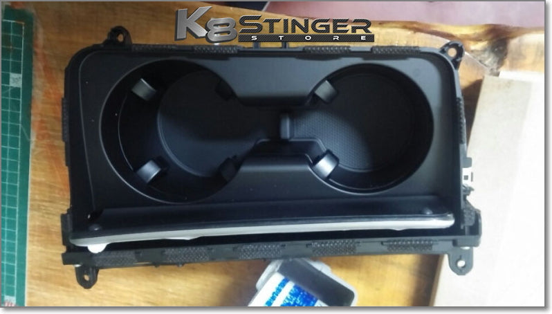 Kia Stinger cupholders